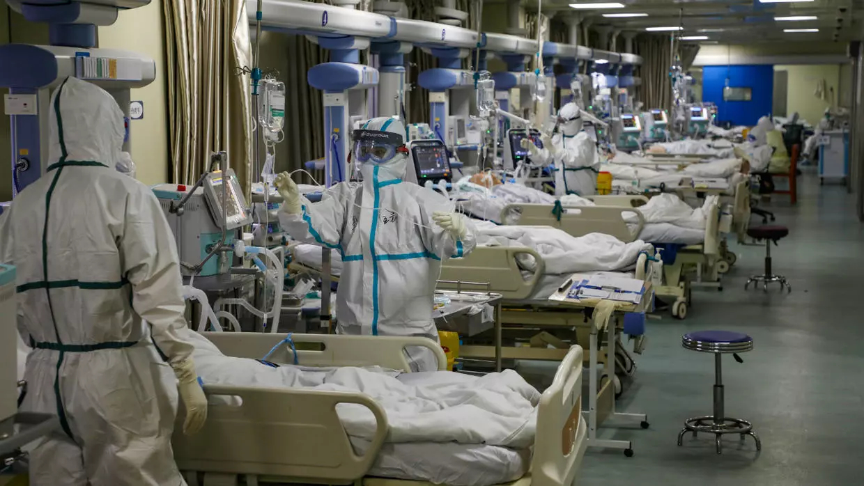 italian nurses and doctors work intensive coronavirus covid hospital